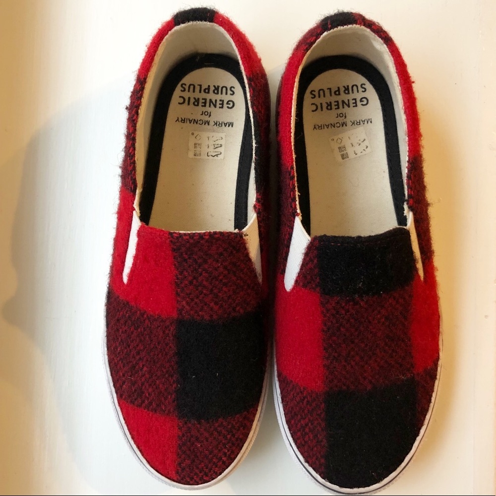 Generic Surplus Kids Red Plaid Slipon Shoes 3 34 - Picture 1 of 4